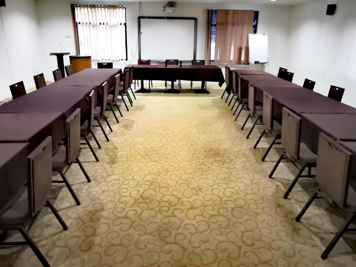 Padang Mat Sirat Alia Residence Business Resort מראה חיצוני תמונה