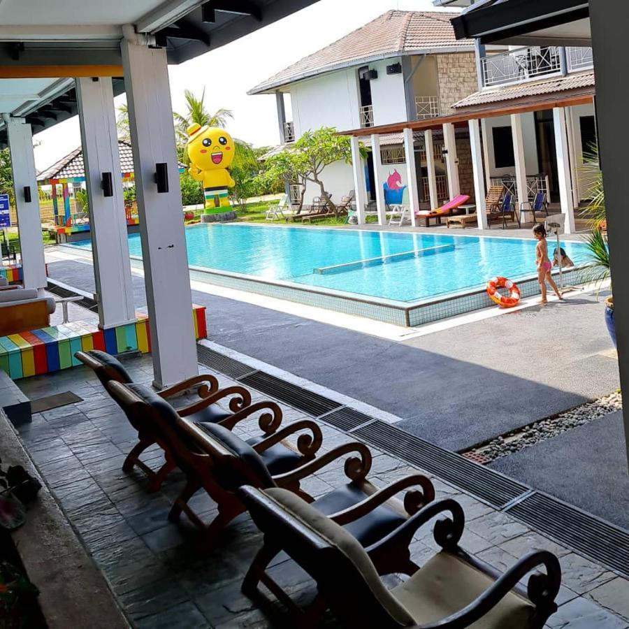 Padang Mat Sirat Alia Residence Business Resort מראה חיצוני תמונה