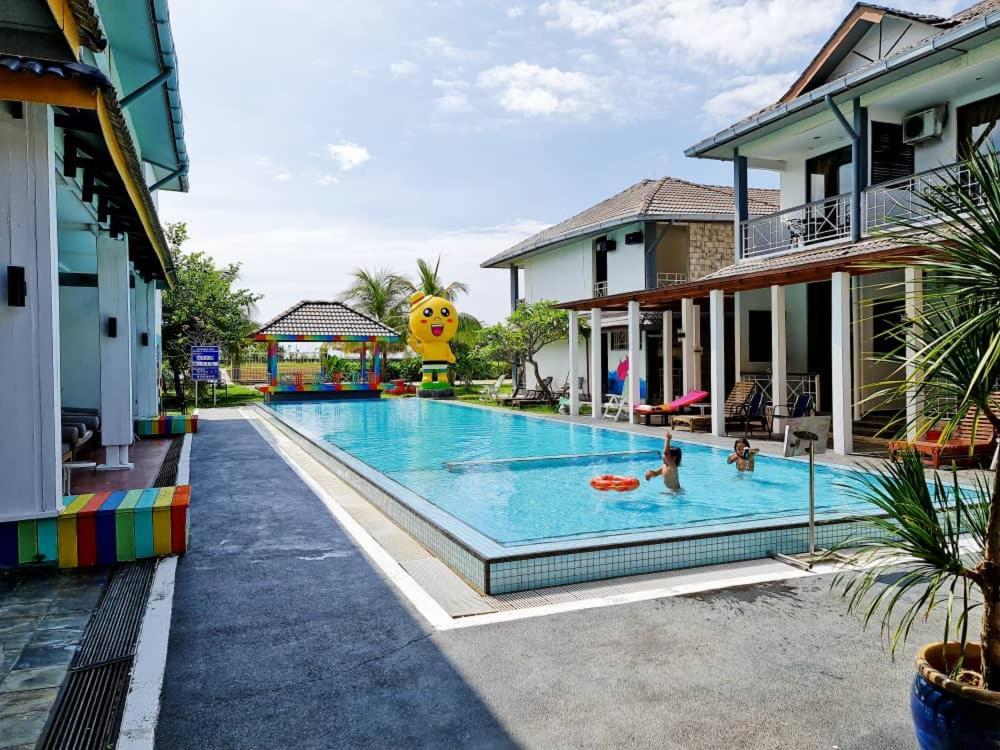 Padang Mat Sirat Alia Residence Business Resort מראה חיצוני תמונה