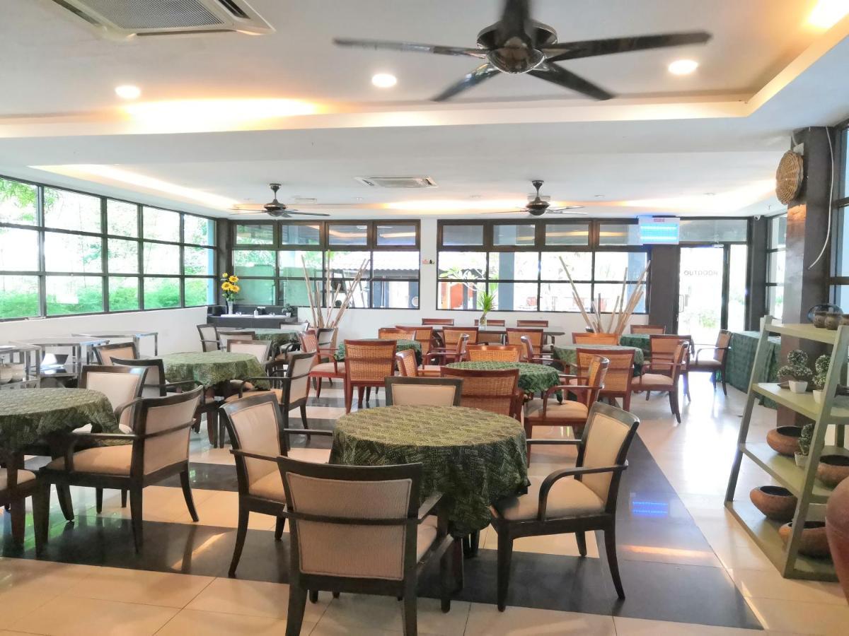 Padang Mat Sirat Alia Residence Business Resort מראה חיצוני תמונה